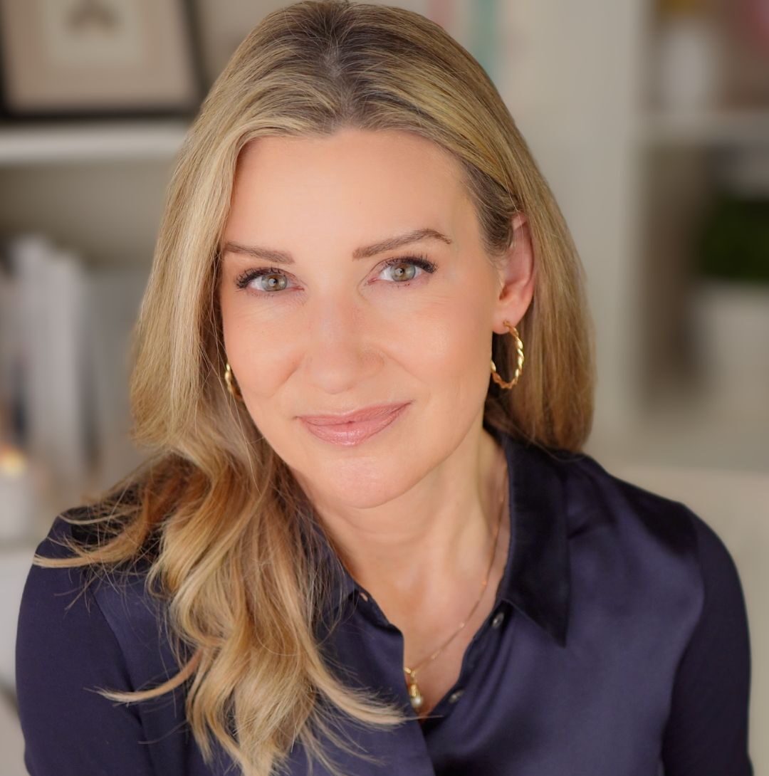 Kim Foster Headshot